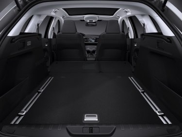 Фото 4 — Тест-драйв Peugeot 308 SW: Красота не в ущерб практичности