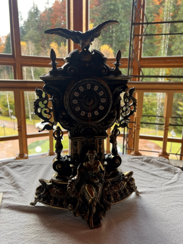 Фото 7 — АРМА готує до продажу ювелірні вироби та антикваріат, що належали Медведчуку