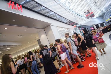 Фото 22 — Первый пошел: как флагманский магазин H&M в Lavina Mall открывали — фото