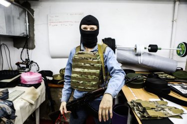 Фото 10 — "Будем шить до самой победы Украины": как компания "UKR COSSACKS" переориентировала швейный цех кожаных изделий в производство плитоносок