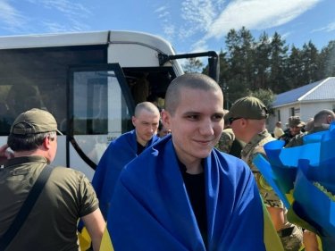 Фото 8 — Обмен пленными: удалось вернуть еще 49 украинцев и украинок