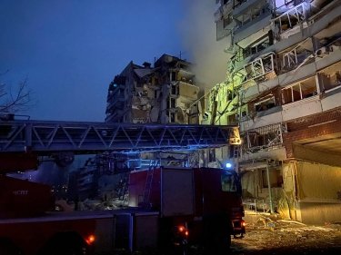 Фото 8 — В Днепре россияне ударили ракетой по многоэтажке - разрушили один подъезд, 12 человек погибли