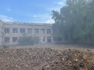 Фото 6 — Обстрел Донецкой области: россияне разрушили дома и подожгли лесополосу