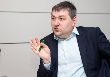 Фото 2 — Мелкому и среднему бизнесу нужна помощь и защита государства, от крупного бизнеса, наоборот, нужно защищать государство — экс-замминистра инфраструктуры