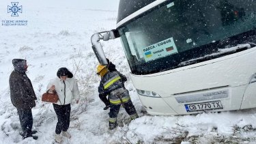 Фото 15 — Из-за непогоды в Украине заработал штаб по ликвидации ЧС на дорогах: самая проблемная - Одесская область (ФОТО)
