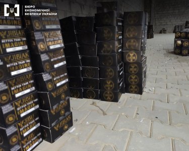 Фото 7 — Под Одессой нашли секретный подземный склад для "дунайской" сигаретной контрабанды (ФОТО, ВИДЕО)