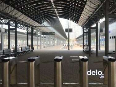 Фото 5 — Без "зайцев", но с туалетами: что происходит на ж/д вокзале Киева после карантина (ФОТО)