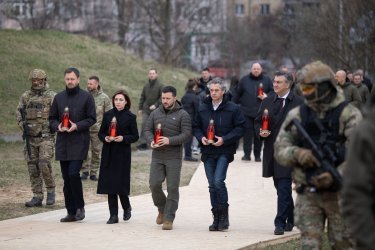 Фото 2 — Зеленский и главы иностранных государств прибыли в Бучу в годовщину освобождения (ФОТО/ВИДЕО)