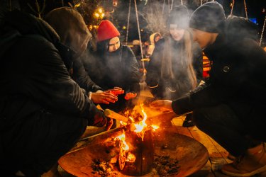 Фото 9 — У Києві біля Арки Дружби народів створили гарну різдвяну локацію (ФОТО)