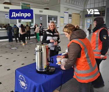 Фото 3 — Кибератака на "Укрзализныцу": когда возобновят онлайн-продажу билетов и какие очереди в кассы (ФОТО)