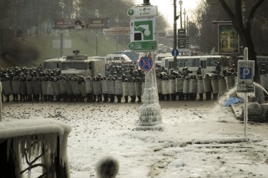 Фото 19 — На Грушевского возобновилось силовое противостояние