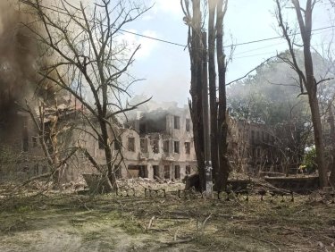 Фото 5 — Россия ударила ракетой по медучреждению в Днепре. Двое людей погибли, есть пострадавшие (ФОТО/ВИДЕО)