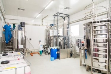 Фото 2 — Где и как сеть EVA производит собственную косметику