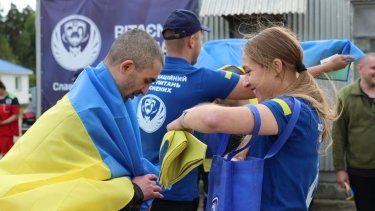 Фото 3 — В День Независимости состоялся обмен пленными: домой вернули военных и гражданских (ФОТО)