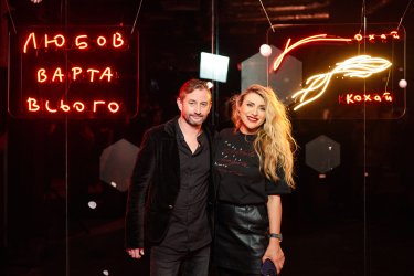 Фото 3 — ‘’Благодійний мерч "Ми однієї крові" від ПУМБ відтепер у ЦУМі