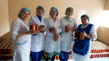 Фото 2 — Як підтримати грантами малий бізнес під час війни: кейс "Астарти" та Райффайзен Банку