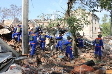 Фото 12 — Число погибших в результате российского удара по общежитию в Харькове возросло до 12