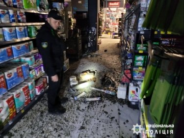 Фото 5 — Росіяни обстріляли "Епіцентр" у Харкові (ФОТО)