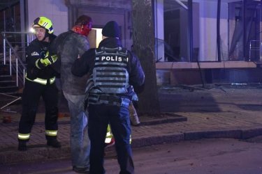 Фото 6 — РФ атаковала Харьков ракетами, попав в гостиницу Kharkiv Palace и жилой дом: 28 пострадавших (ФОТО)