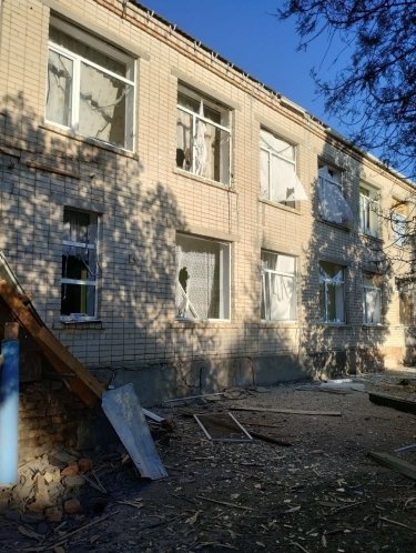 Фото 4 — Оккупанты снова обстреливали Чернобаевку и Белозерку: есть погибшие (ФОТО, ВИДЕО)