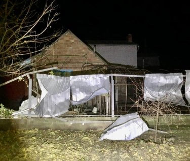 Фото 5 — Оккупанты выпустили по Никополю 40 снарядов, есть пострадавший (ФОТО)