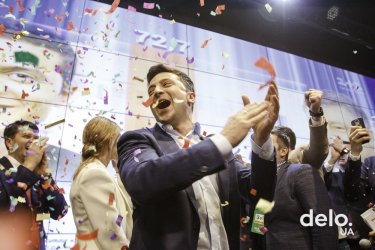 Фото 2 — Как Зеленский встречал свою победу на выборах Президента Украины (ФОТО)