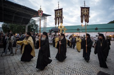 Фото 15 — Кирилл снял крест: в Печерскую Лавру привезен крест Андрея Первозванного (ФОТО)