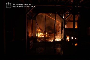 Фото 5 — Росіяни вдарили по "Епіцентру" в Запоріжжі (ФОТО)