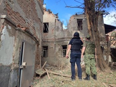 Фото 6 — Россияне из РСЗО обстреляли Харьков и четыре областных района: есть пострадавшие, один человек погиб