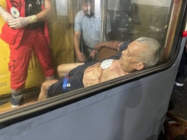 Фото 6 — Оккупанты ударили по коммунальному предприятию в Херсоне — два человека погибли