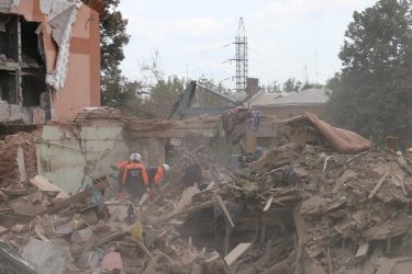 Фото 7 — Число погибших из-за ударов по двум общежитиям в Харькове выросло до 24