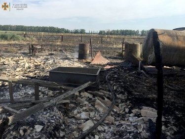 Фото 22 — Николаев снова под обстрелами: разрушен травмпункт, сгорел склад с лекарствами, есть раненые (ФОТО)