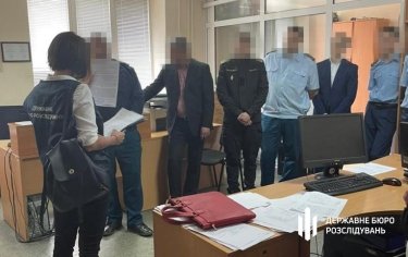 Фото 4 — Обыски на Киевской таможне: ГБР раскрыло схему занижения стоимости автомобилей из Грузии