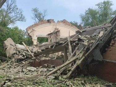 Фото 5 — Оккупанты сбросили авиабомбу на поселок Нью-Йорк: повреждено несколько зданий (ФОТО)