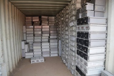 Фото 2 — Плати з золотом і сріблом на 65 млн грн знайшли у військовій частині на Житомирщині (ФОТО)