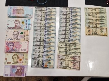 Фото 2 — В Києві піймали групу шахраїв, що обдурили понад 180 українців, пропонуючи "роботу за кордоном"