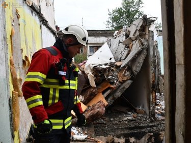 Фото 15 — Число жертв удара по пятиэтажке в Николаеве увеличилось до семи (ФОТО, ВИДЕО)