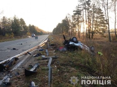 Фото 2 — В Сумской области в ДТП погибли 4 человека: неудачное столкновение с отбойником (ФОТО)