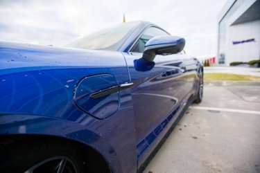 Фото 7 — Всего 100 авто в Украине. Porsche Taycan — электрический "жеребец" со спортивным нравом