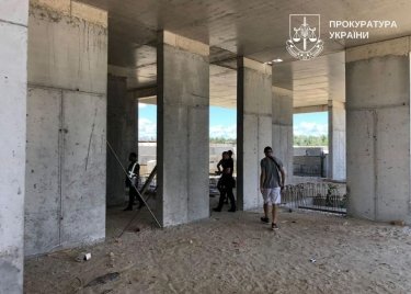 Фото 6 — У Києві викрили схему захоплення землі на Жуковому острові вартістю понад 40 млн грн