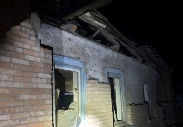 Фото 2 — Враг ночью атаковал Днепропетровщину дронами, а по Никополю бил из артиллерии