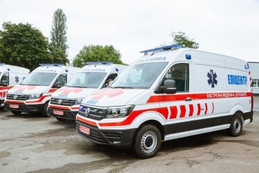 Фото 2 — Ще 6 реанімобілів передала компанія "Епіцентр" для потреб центрів екстреної медичної допомоги та медицини катастроф