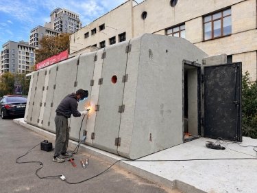 Фото 4 — В Киеве обустраивают первое мобильное укрытие: где расположено и как выглядит (ФОТО)
