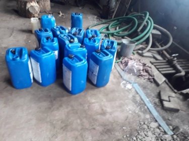 Фото 4 — Налоговики прикрыли на Прикарпатье нелегальный завод для перекачки спирта