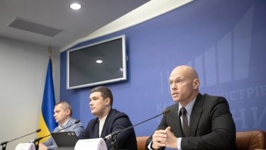 Фото 2 — СБУ раскрыла схему "откатов" на госзакупке ноутбуков для школ (ВИДЕО)