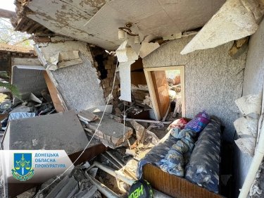 Фото 5 — Из-за обстрела Дружковской общины полностью разрушен дом: пострадала целая семья (ФОТО)