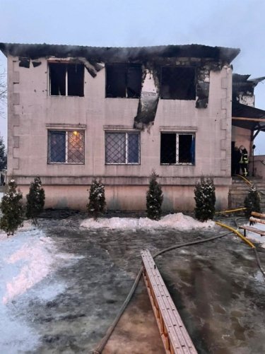 Фото 7 — 15 человек погибли при пожаре в доме престарелых в Харькове:ГБР обвинило ГСЧС в халатности