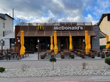 Фото 2 — McDonald's відкрив перший заклад у Карпатах (ФОТО)