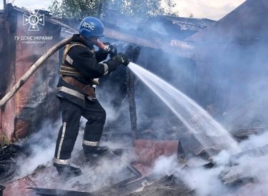 Фото 28 — Россия обстреляла приграничный город в Сумской области: четверо раненых, повреждены десятки объектов (ФОТО)