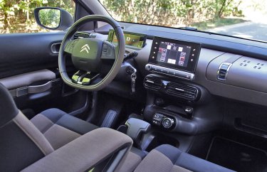 Фото 5 — Тест-драйв Citroen Cactus: Любить нельзя ненавидеть